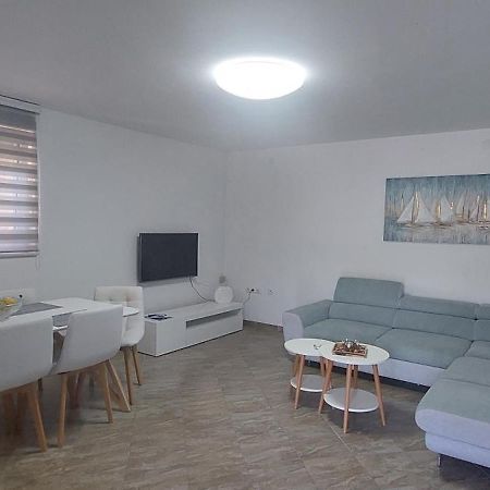 Apartmani Nikola Трогир Стая снимка
